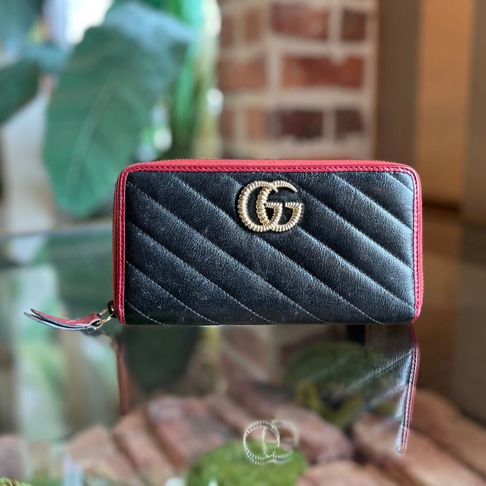 GUCCI Vintage  Matelasse Diagonal Torchon GG Marmont Zip Around Wallet